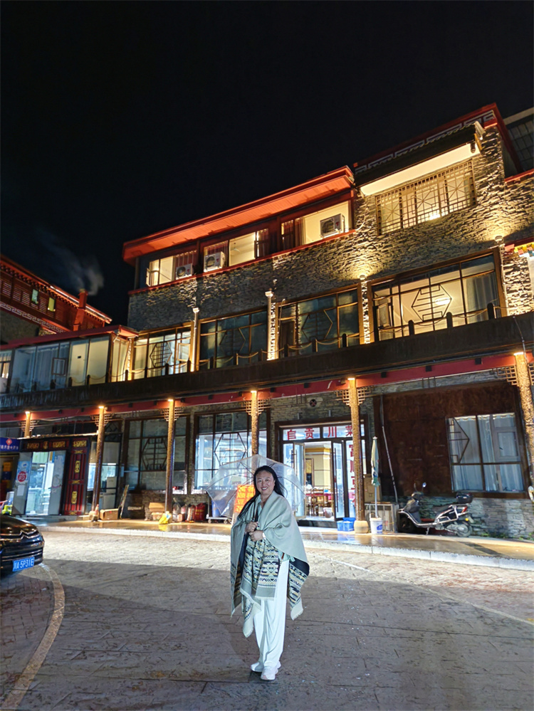 陈宏院长在阿坝州马尔康环境策划指导调研