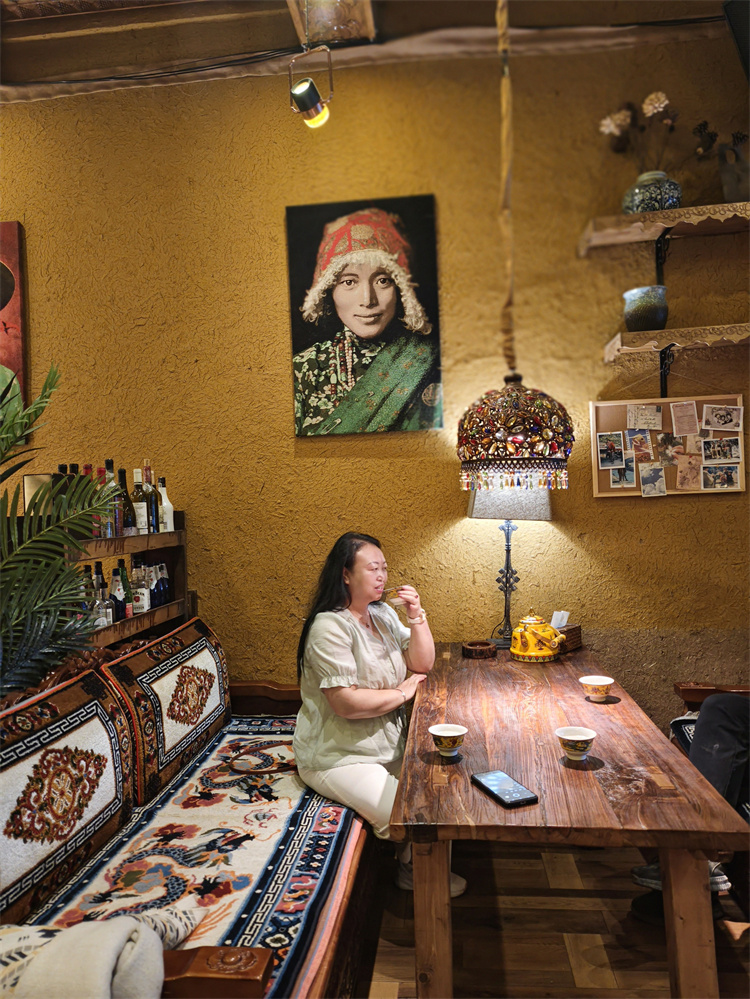 陈宏院长在阿坝州马尔康环境策划指导调研