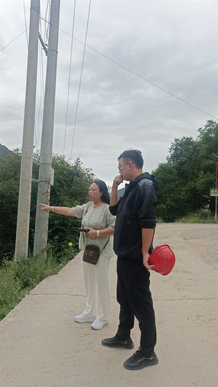 陈宏院长在阿坝州马尔康环境策划指导调研