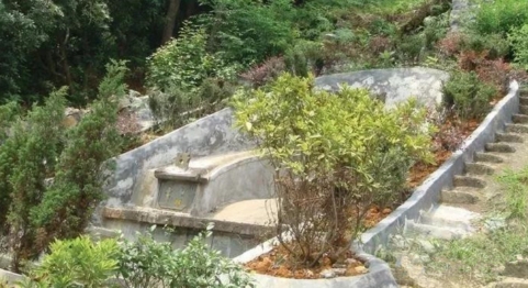 【全球通易医陈宏】阴宅风水中的一坟、二房、三八字